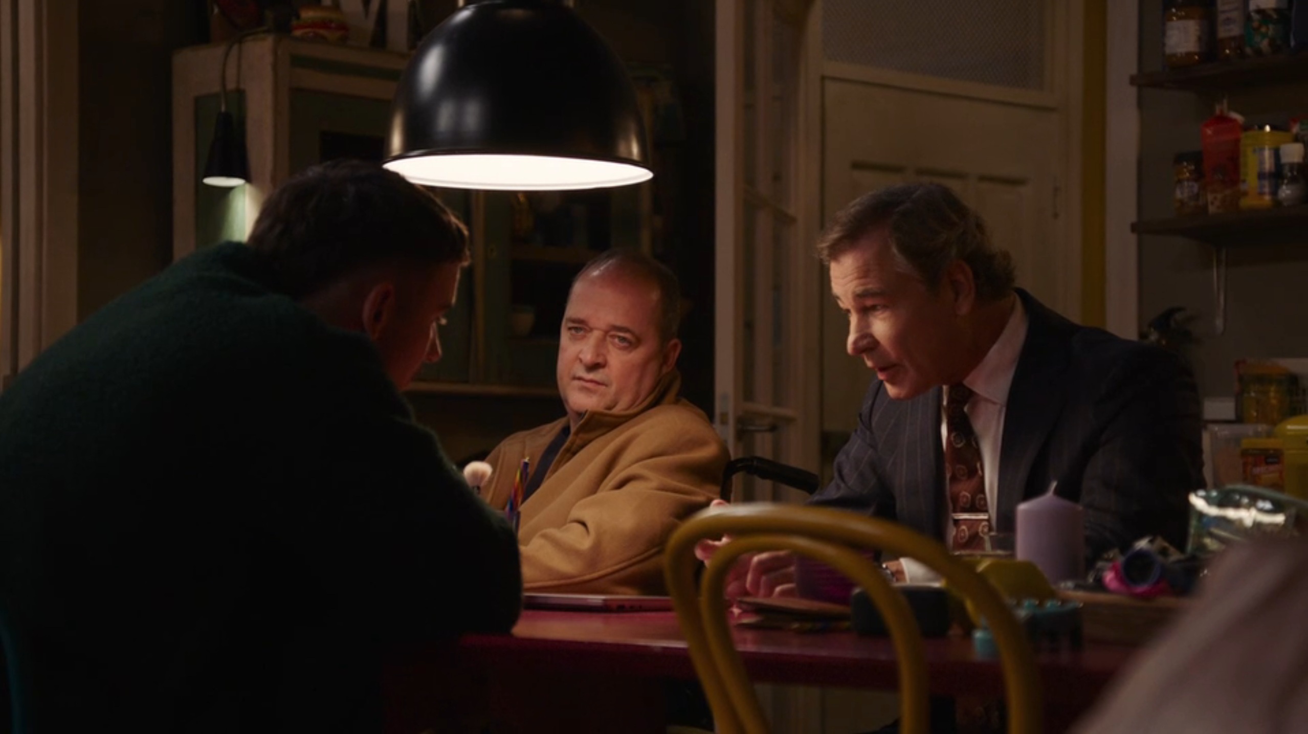 Troj slaat de hulp van Ludo en Luuk af